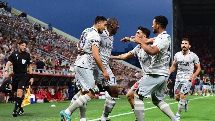 Başakşehir UEFA Konferans Liginde gruplara yükseldi