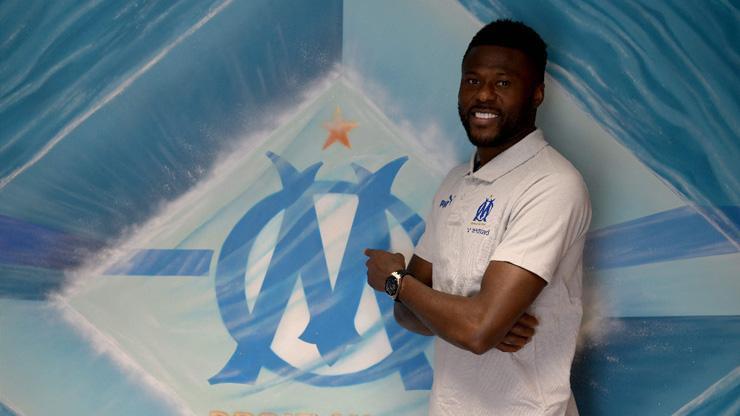 Mbemba 27 değil 34 yaşında çıktı Açıklama geldi