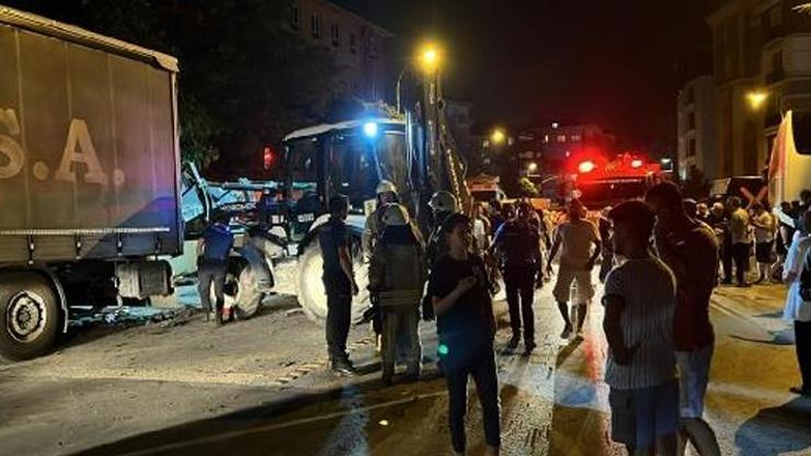 Kartalda alkollü sürücü yayalara çarptı: 4 yaralı