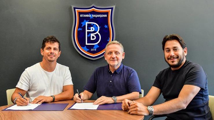 Başakşehir Emre Belözoğlu ile yeni sözleşme imzaladı