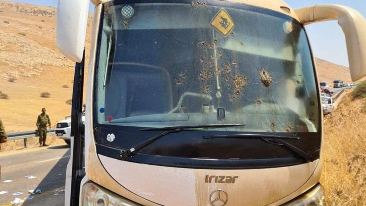 Filistinde otobüse ateş açıldı: 4 İsrailli yaralandı