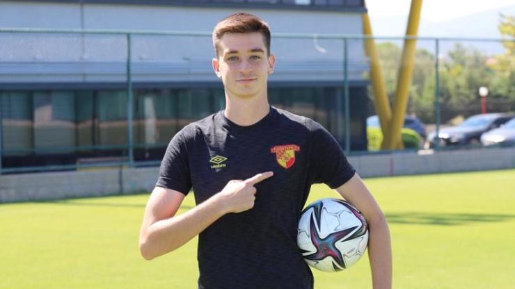 Galatasaray altyapısından Berkay Atay Göztepeye transfer oldu