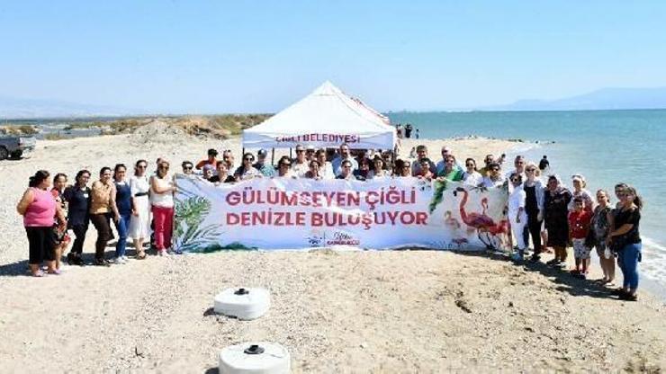 Çiğililer Homa Dalyanında ilk kez denize girmenin keyfini yaşadı