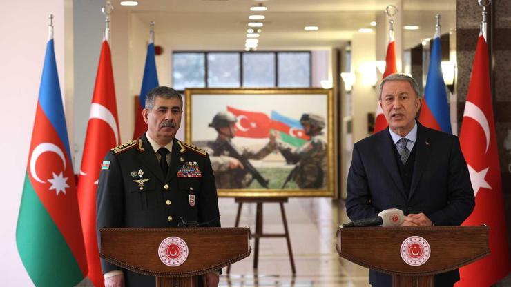 Milli Savunma Bakanı Akar, Azerbaycan Savunma Bakanı Hasanov ile görüştü