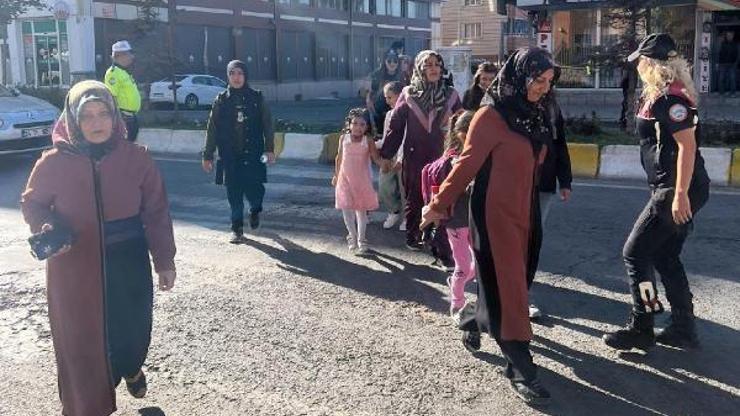 Ağrıda polis, güvenli ve huzurlu eğitim için denetimde