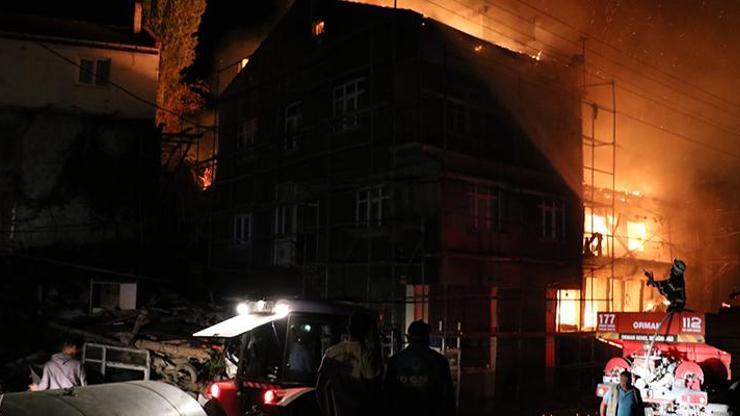 Afyonkarahisarda 3 ev yangında kullanılamaz hale geldi