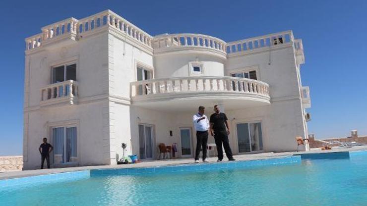 Avrupa’daki çocukları da köye dönsün diye havuzlu villa yaptırdı