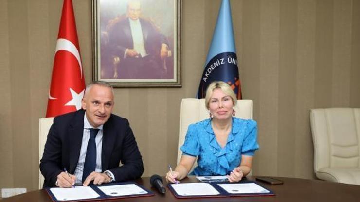 Rektör Özkandan öğrencilere yurt müjdesi