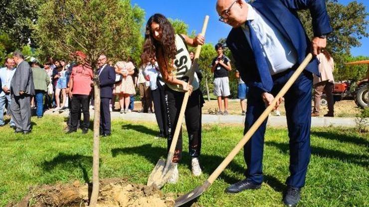 Aigai Arkeoloji ve Doğa Okulu Projesi fidan dikimi etkinliği ile sona erdi