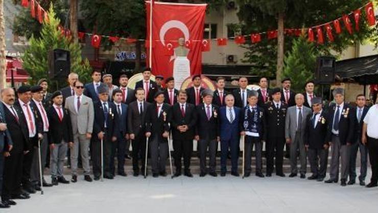 Dinarda Gaziler Günü törenle kutlandı
