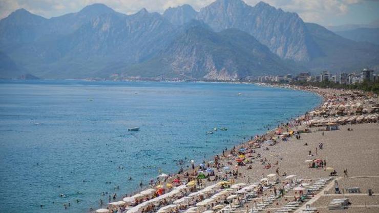 Antalyada deniz suyu ve hava sıcaklığı eşitlendi
