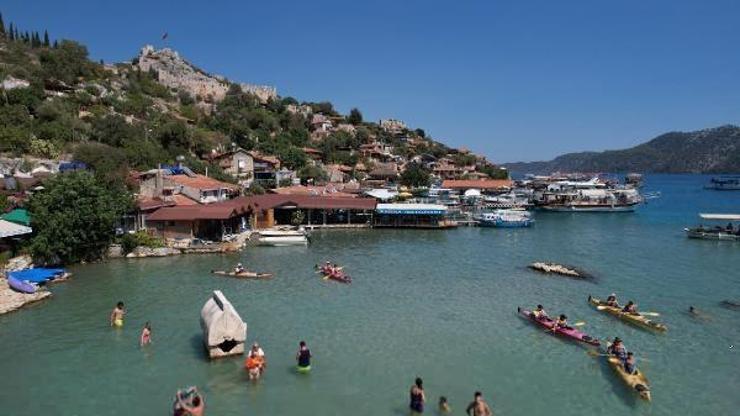 Antik mezar fotoğraf stüdyosu oldu