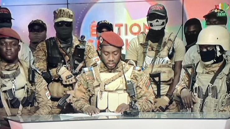 Burkina Fasoda ordu, yönetime el koydu