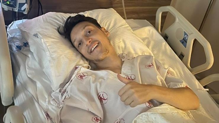 Mesut Özil fıtık ameliyatı oldu