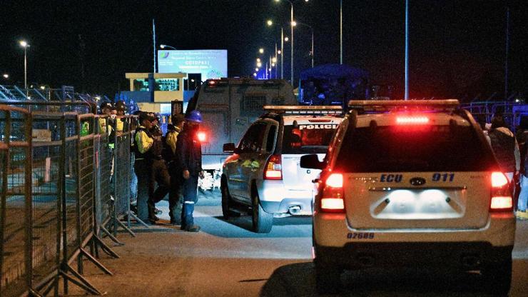 Ekvadorda cezaevinde mahkumlar arasında çatışma çıktı:15 ölü, 20 yaralı