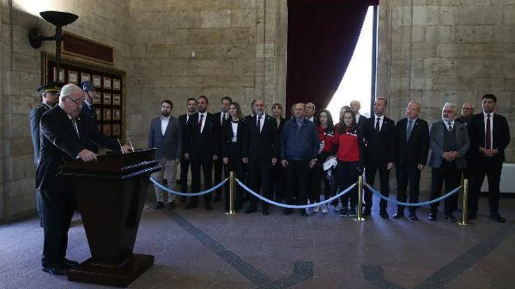 Gençlerbirliği yönetimi Anıtkabiri ziyaret etti