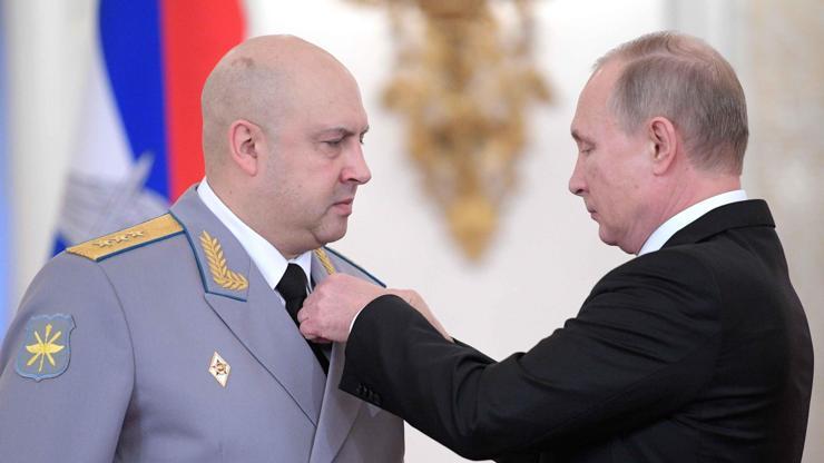 Rus komutandan itiraf gibi açıklama: Durum gergin, zor kararlar alabiliriz