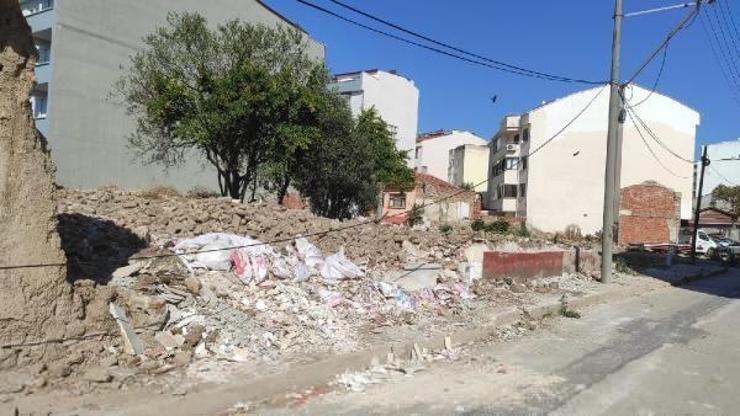 Karacabey’de metruk binaların yıkımı sürüyor
