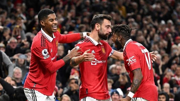 Manchester United 2 golle kazandı