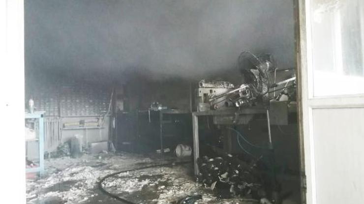Tamir atölyesinde çıkan yangın itfaiye ekiplerince söndürüldü