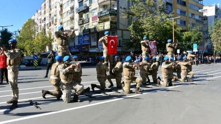 Kahramanmaraşta Cumhuriyet Bayramı kutlandı