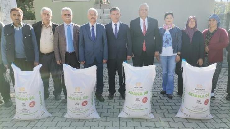 Bahçe’de 32 çiftçiye yerli ve milli buğday tohumu dağıtıldı