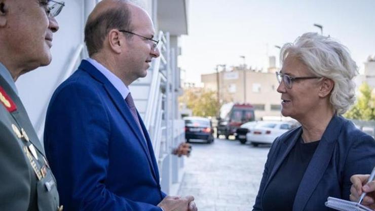 Almanya Savunma Bakanı Lambrecht’ten GKRYe ziyaret