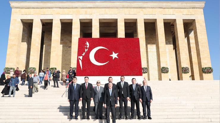 Trabzonspor yönetimi Anıtkabir’i ziyaret etti