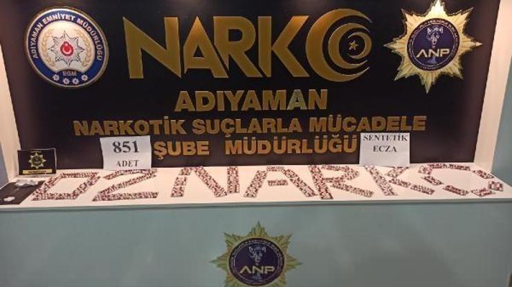 Adıyaman’da otomobilde 851 uyuşturucu hap ele geçti