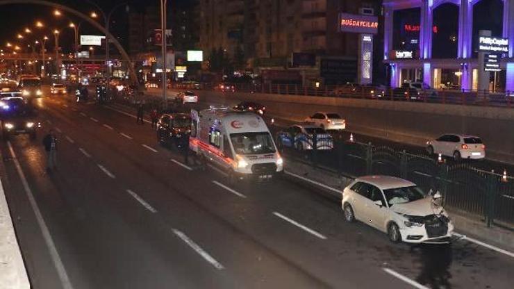 Diyarbakırda zincirleme kaza: 2 yaralı