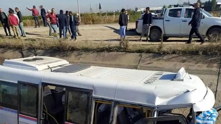 Otomobilin çarptığı minibüs, sulama kanalına düştü: 2’si ağır, 15 yaralı