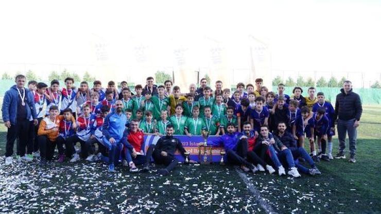 Başakşehir Ortaokullar Arası Yıldız Futbol Turnuvası’nda şampiyon belli oldu