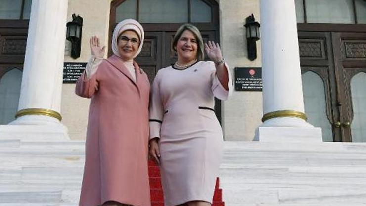 Emine Erdoğan, Bermudezin eşi Peraza ile biraraya geldi