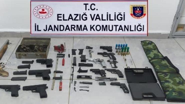 Kurusıkı tabancaların ateşli silaha dönüştürüldüğü eve operasyonda 1 tutuklama