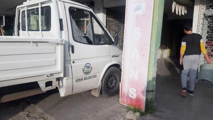 Serikte silahlı kavga: 3 yaralı