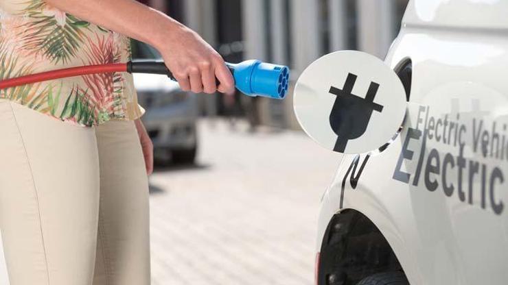 Yollarda 2 milyar elektrikli gezecek