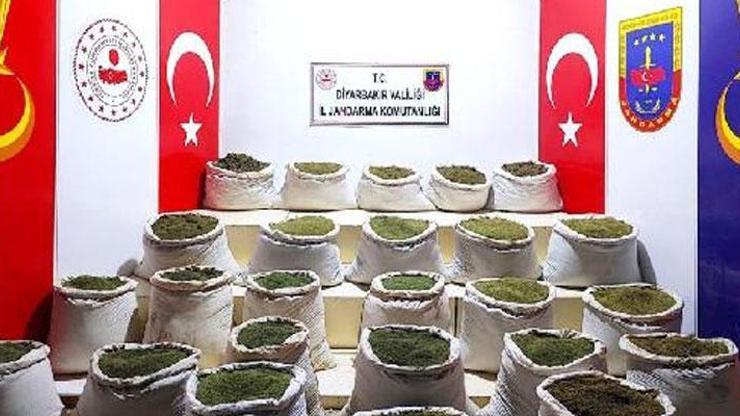 Diyarbakırda terör örgütüne operasyon; 572 kilo esrar ele geçirildi