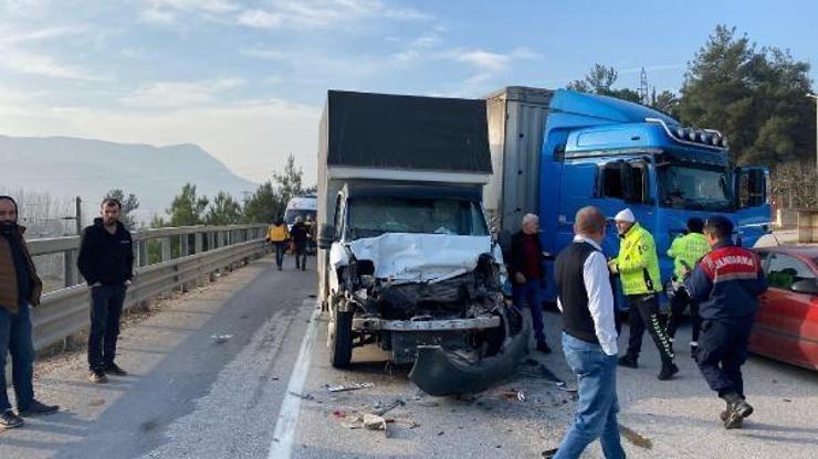 Bilecik’te 3 araçlı zincirleme kaza; 2 yaralı