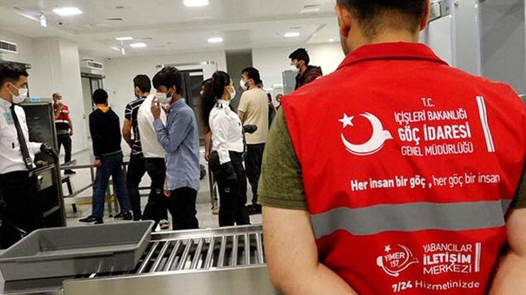 Yılbaşından bu yana 109 bin 816 düzensiz göçmen sınır dışı edildi