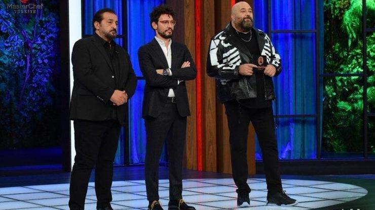 Dün akşam Masterchefte kim elendi, kim gitti 4 Aralık 2022 Masterchef elenen isim kim oldu Gamze mi Tolga mı elendi