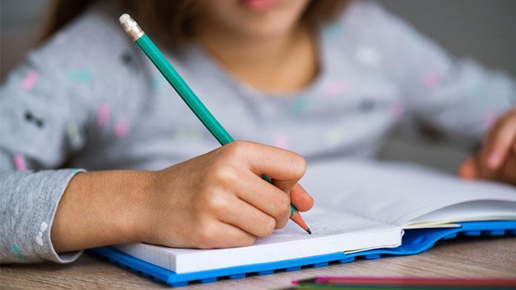 Çok bilmiş anne tartışması Hem teşhis koyuyor hem de derslere karışıyor