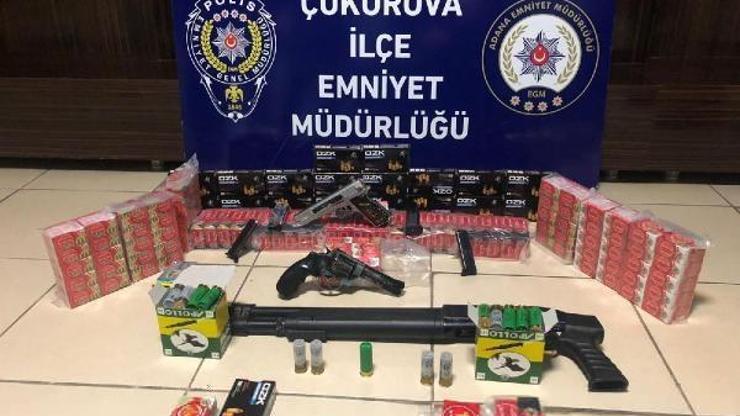 Ruhsatsız silah satışı yapan markete baskın