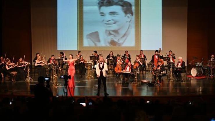 Zeki Müren, doğum gününde şarkılarıyla anıldı