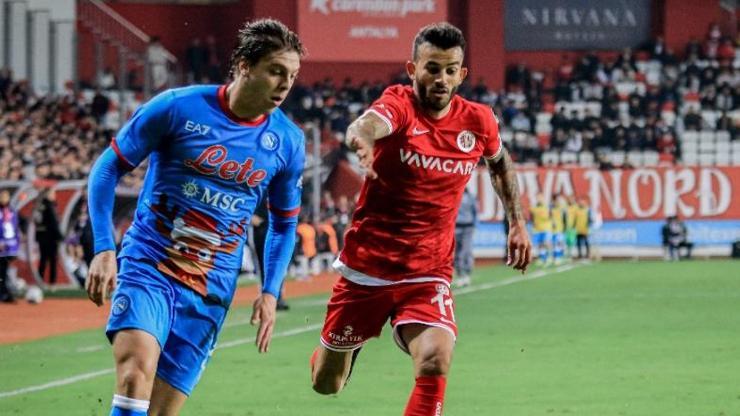 Antalyaspor, hazırlık maçında Napoliye 3-2 kaybetti