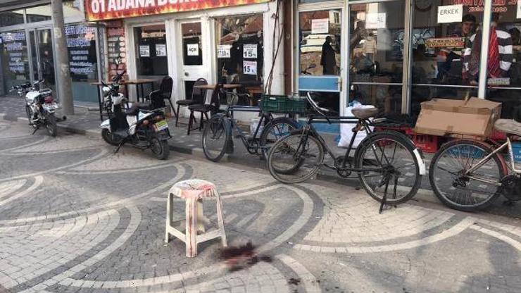 Muhtar, tartıştığı kişi tarafından bıçakla yaralandı