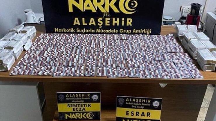 Evinde uyuşturucu maddeyle yakalandı