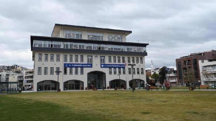 Kuşadası Belediyesi yeni hizmet binasında