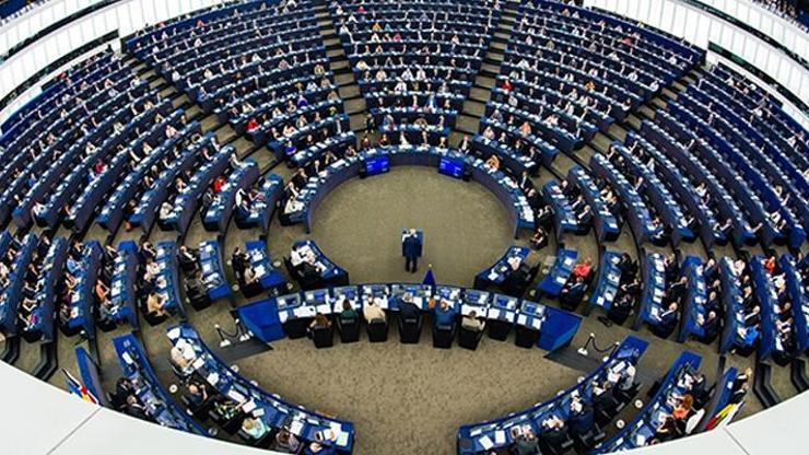 AP’de yeni yolsuzluk iddiası: 2 Yunan milletvekilinin dokunulmazlığının kaldırılmasını talep edildi