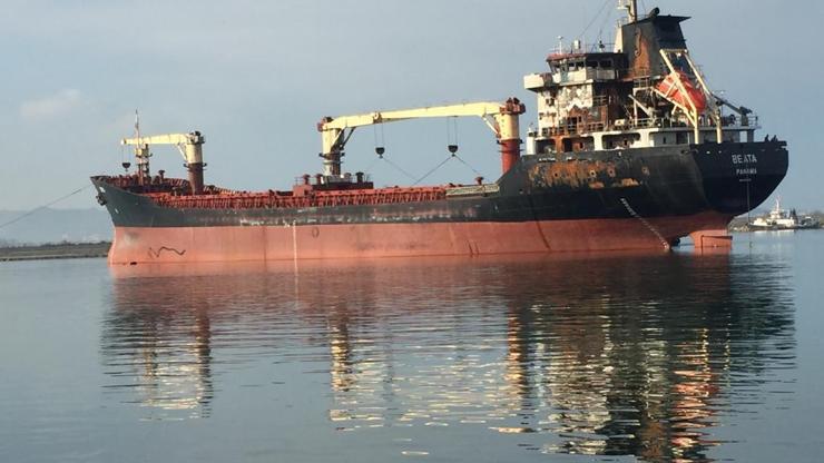 Sinop açıklarında yanan gemi Orduya getirildi