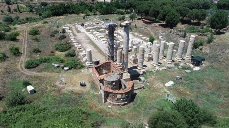 Önemli turizm rotalarından biri olan Yedi Kiliseler, Ege Bölgesine turist çekiyor